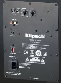 Panel tylni subwoofera Klipsch R-115SW z dwoma wejściami RCA.