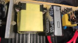 Jak sprawdzić ile ten wzmacniacz może mieć watów?