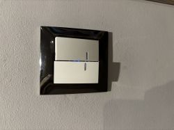 GU10 LED świecą po wyłączeniu – czy winny jest podświetlany włącznik czy instalacja?