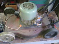 stara kosiarka niemiecka-do muzeum szkoda niech jeszcze popracuje