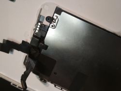 Jak wymienić wyświetlacz w iPhone SE? Jak wymienić wyświetlacz w iPhone SE?