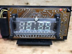 Stary radziecki zegar VFD model Elektronika 6.15M [Schemat]