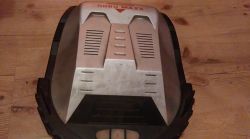 Jak włączyć robota sprzątającego bez pilota i dokumentów?