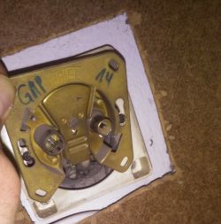 Jak podłączyć trzeci TV do jednego gniazdka RTV? Schemat instalacji