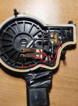 BMW F45: Wycieraczki przednie nie działają, błędy ISTA, komunikat o awarii