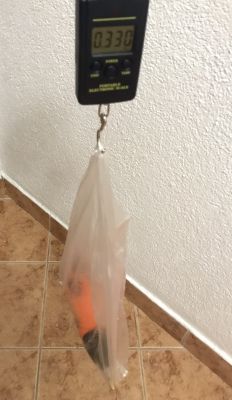 Tania i lekka wkrętarka na uniwersalne bity zasilana bateriami AA