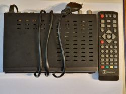 Cabletech URZ0083 DVB-T set-top box with remote and power cord