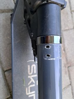 Hulajnoga Skymaster Moonster - objawy niewłączania, podejrzenie baterii, dostęp i wymiana