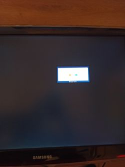 Monitor Samsung SyncMaster T240- brak sygnału( no signal ).