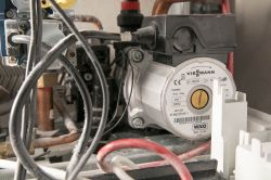 TUTORIAL naprawy VIESSMANN Vitopend 100 WH1B - moduł pompy