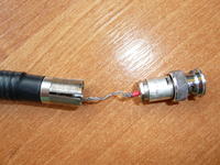 Jak poprawnie połączyć antenę helikalną z wtykiem BNC w CB Dragon PRO-200N?