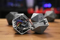 Gadająca, dwudziesto-ścienna kostka do gry