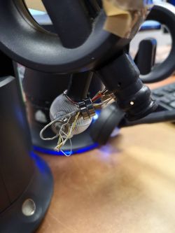 Wymiana przewodów 0.3mm w urządzeniu haptycznym - kto podejmie się zadania?