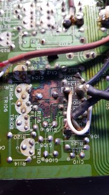 Technics SU 9070: Korozja na płytce, uszkodzone potencjometry, zabezpieczenie PCB, lakiery