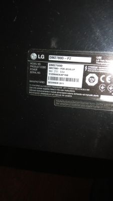 LG DM2780D - PZ - migające, poziome paski na całym ekranie