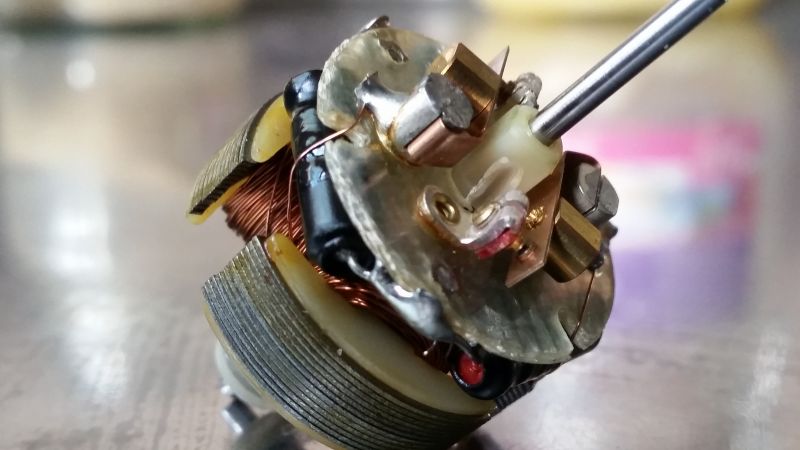 Magnetofon szpulowy, dźwięk nierówny. Szukam serwisówki do Panasonic RQ-156s