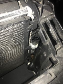 Audi a4 b9 2016r - Piny do wtyczki od czujnika ciśnienia klimatyzacji