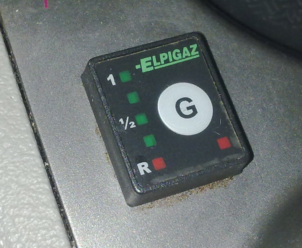 VW Golf IV, silnik 1.6, jakby odpalał na gazie elektroda.pl