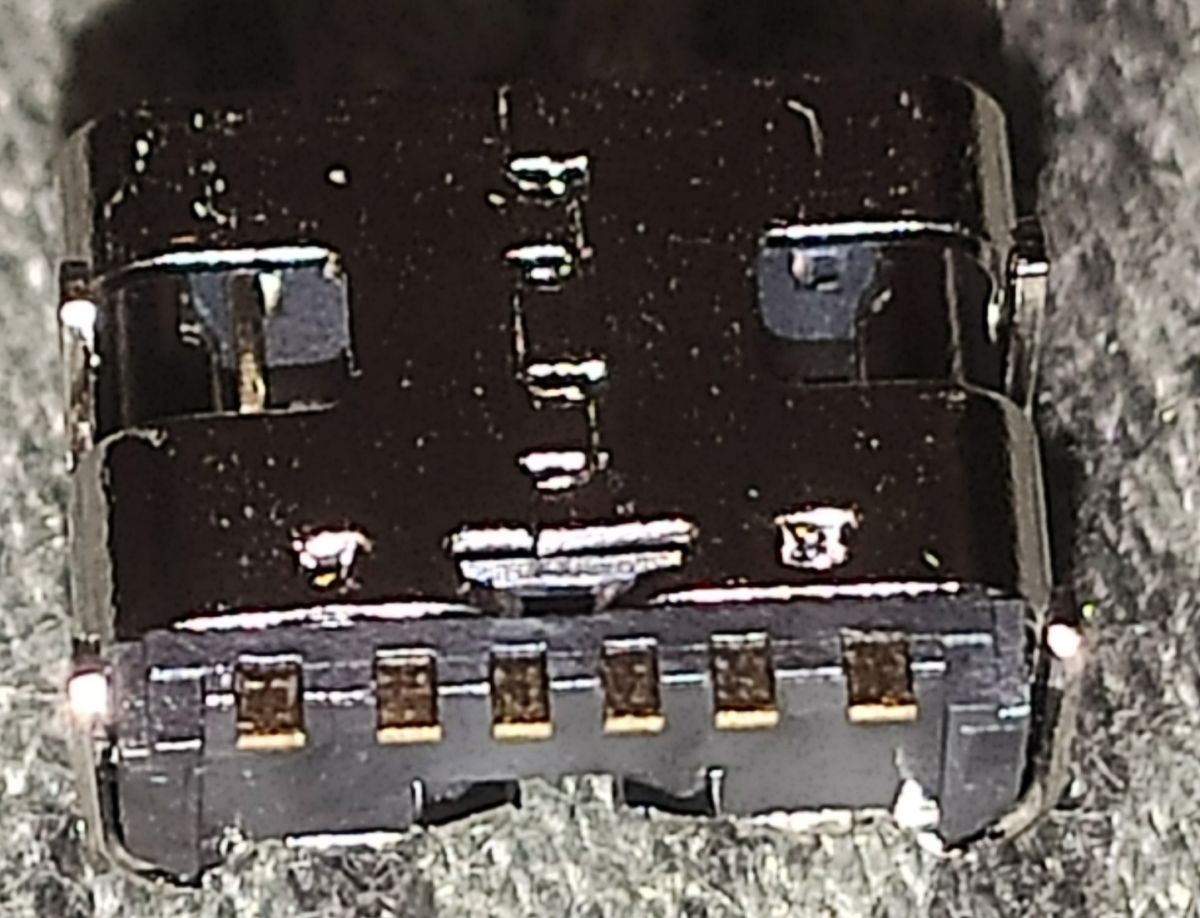 Radio z USB-B: Gdzie znajduje się plus i minus w wtyku USB-C?