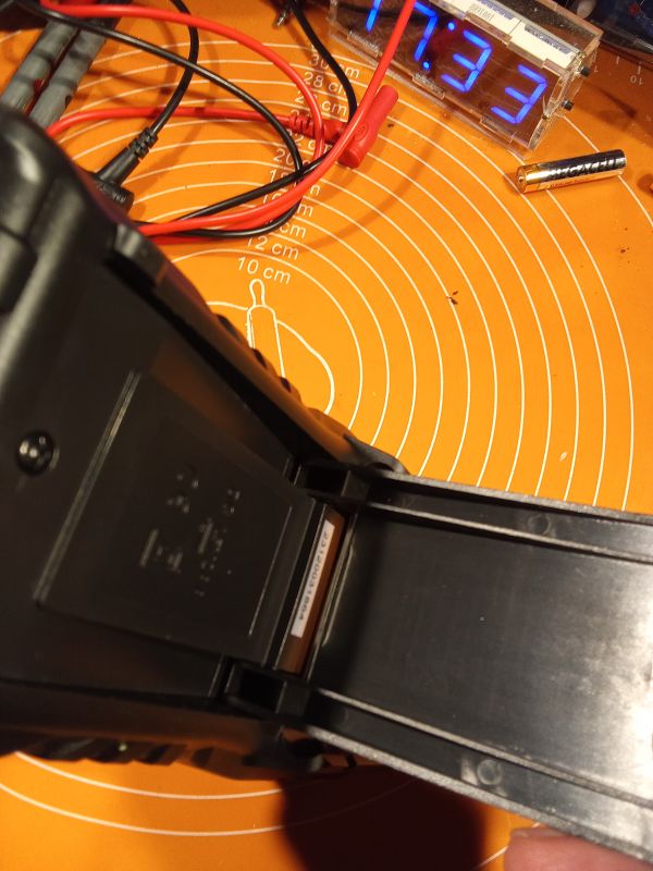 MESTEK DM 100 - miernik uniwersalny dla każdego? Krótki opis i kilka fotek.