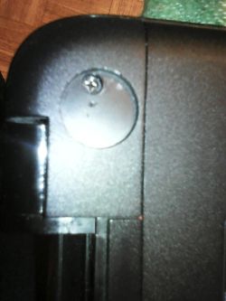 HP Pavilion 15-r104nw - Demontaż obudowy, wymiana pamięci i dysku, problem ze śrubkami, klawiatura