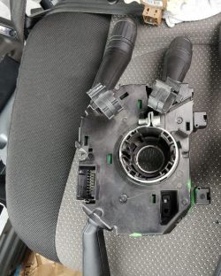 Iveco Daily 06-14: Wymiana przełącznika zespolonego na model z 2010 - opis pinów?