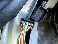 Renault/Thalia 1gen - Jak są poprowadzone kable do tylnych głośników