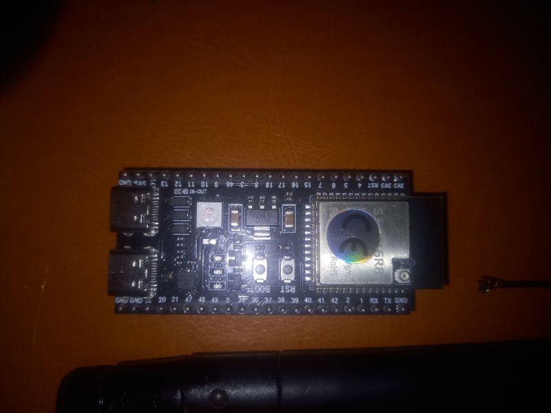 [ESP32-S3] Jak wybrać antenę PCB czy zewnętrzną 2.4GHz EDUP i jaki zasięg?