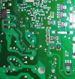 Siemens IQ100 - Brak reakcji, napięcie na programatorze, osmolone miejsca, wymiana modułu
