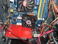 Jak umieścić wentylator na mostku?