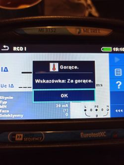 Metrel MI 3152 - Przegrzewanie urządzenia mimo pełnego naładowania akumulatora