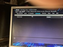 Zrzut ekranu z interfejsu UEFI BIOS Utility w trybie Advanced na monitorze ASUS, pokazujący menu konfiguracji Network Stack.