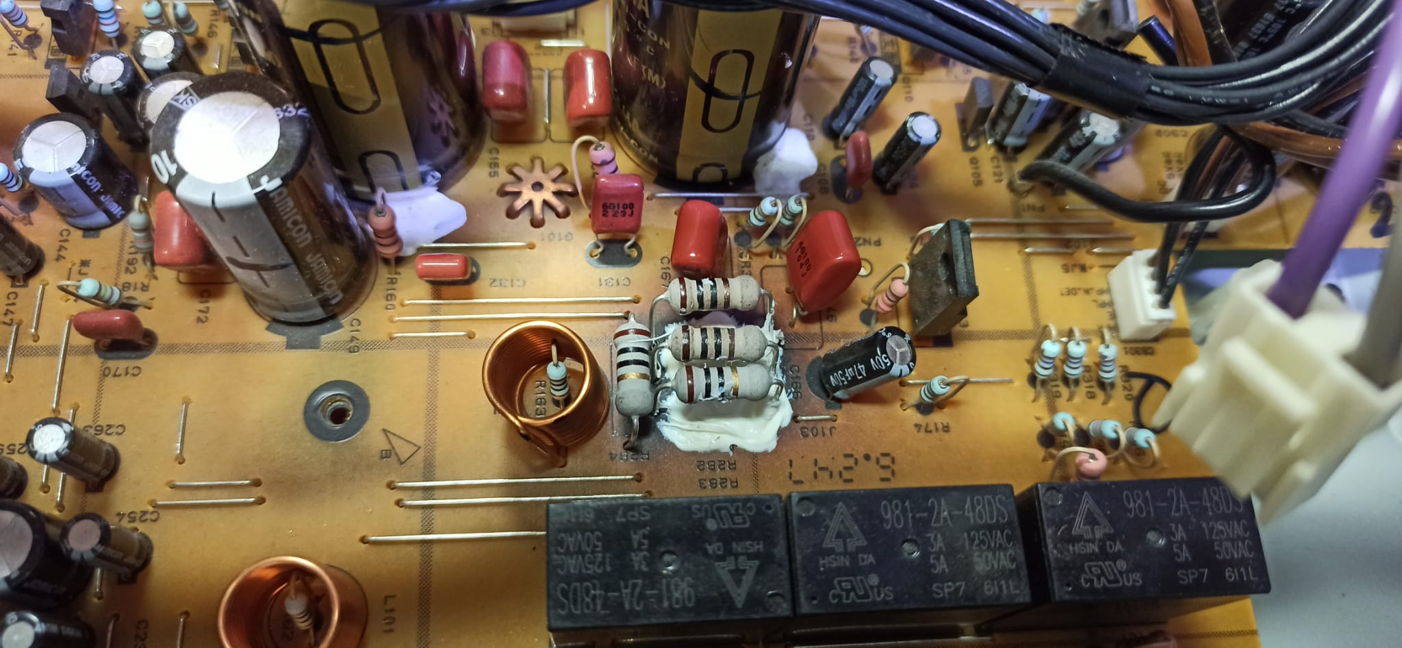 Jonse R281 Yamaha R-N402D - amplituner nie włącza się, miga dioda 10 razy