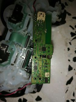 Pad do Play Station. Identyfikacja elementu i wymiana wejścia USB bez hot aira.