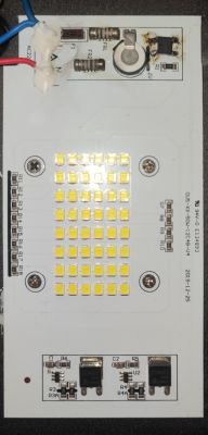 Lampa LED z czujnikiem ruchu wyzwala bezpiecznik - analiza mostka, MOSFETów i sposobów naprawy