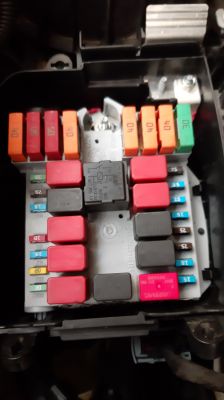 - Citroen Jumper 2.02017 Schemat bezpiecznikow w komorze silnika Dodatkowy modu