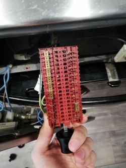 Kuchenka Hotpoint Ariston C312S - uszkodzony przełącznik funkcji