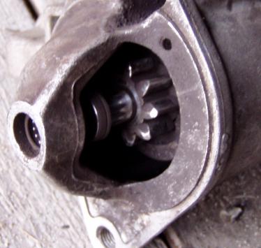 Toyota Corolla - Rozrusznik kręci, ale silnik nie odpala. Co robić?