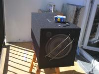 Aktywny subwoofer samochodowy + panel Aktywny subwoofer samochodowy + panel