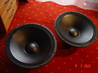 Basy -subwoofery na 18PS76