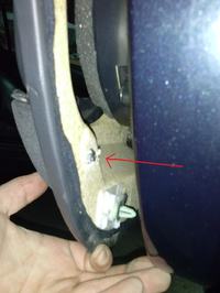 Mercedes W209 - Instrukcja Wymiany Kratki Głośnika w Drzwiach