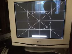 Zniekształcenia obrazu na monitorze LG Flatron F700B