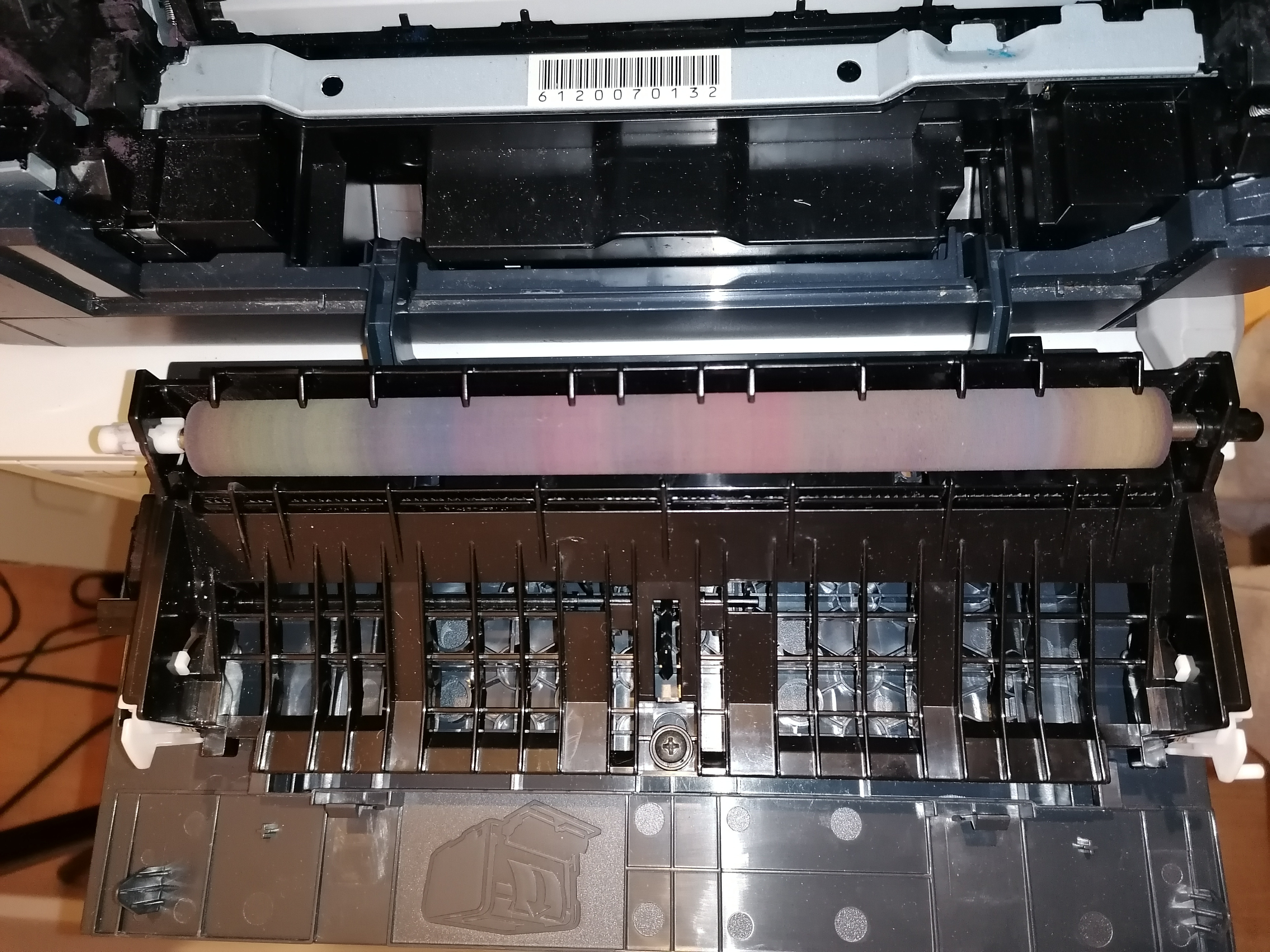 HP CP1515 - Brudne wydruki, pionowe smugi, czyszczenie, wymiana tonerów ...