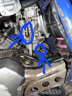Yamaha DT125R - Wyciek paliwa z gaźnika mimo czyszczenia, pocienie się na łączeniu