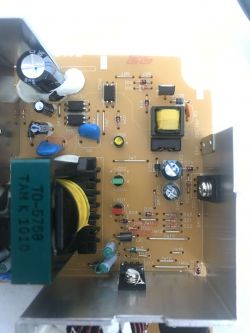Ładowarka MAKITA DC18RA T 230V - identyfikacja elementów Ładowarka MAKITA DC18RA T 230V - identyfikacja elementów