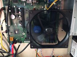 Optymalne rozmieszczenie wentylatorów w szafce pod komputer i3-3225/i7-2600