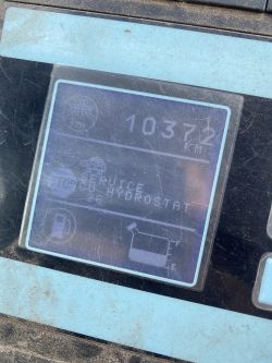 Wyświetlacz maszyny Hako CityMaster 2000 z błędami Hydrostat 26 i 27