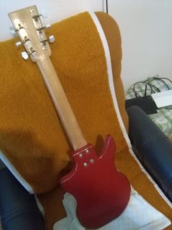 Gitara elekryczna wlasnego pomyslu Gitara elekryczna wlasnego pomyslu