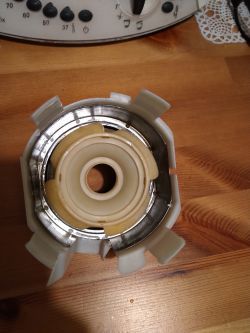 Zmywarka Bosch SMV50E10EU/17 - Problem z ponownym włożeniem grzałki do pompy