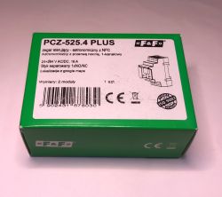 Zielone pudełko zegara sterującego PCZ-525.4 PLUS firmy F&amp;F z opisem technicznym